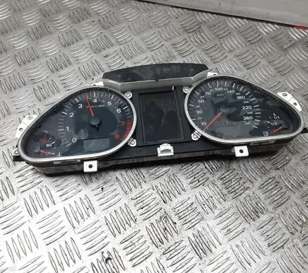 Audi A6 S6 C6 4F Speedometer (instrument cluster) 4F0910900C