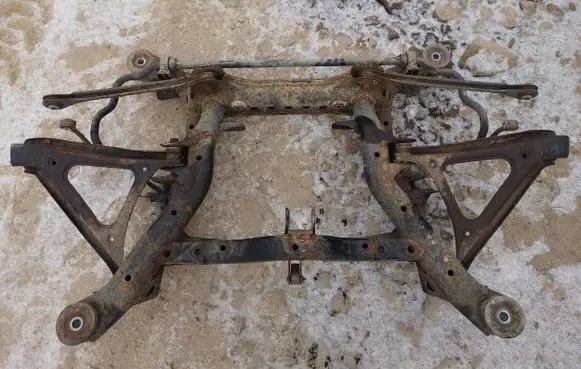 Volkswagen Touareg II Rear axle beam 7P0500041