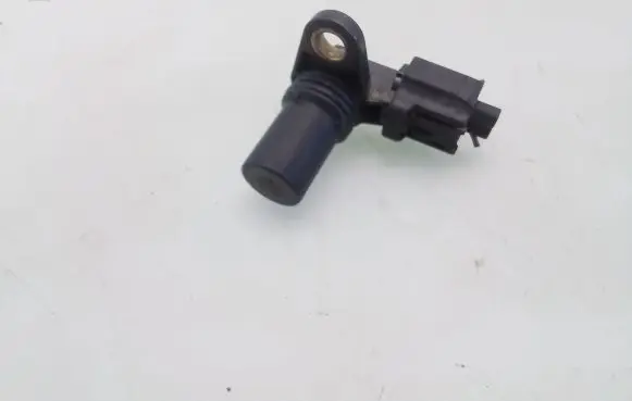Ford Mondeo Mk III Camshaft position sensor 1S7F12K073AD