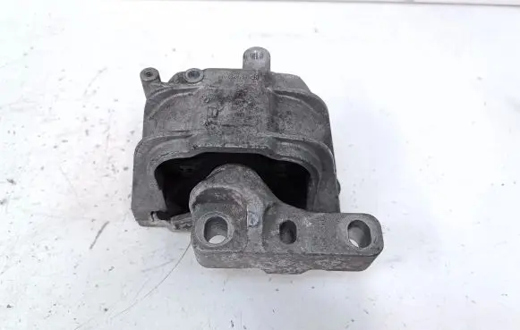 Volkswagen Jetta VI Engine mount bracket 1K0199262AM