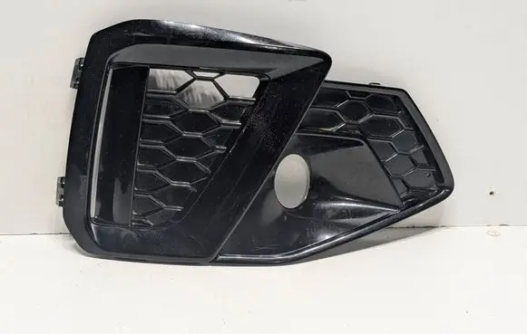 Audi Q2 - Front bumper lower grill 81A807681R