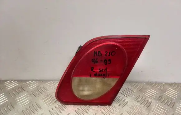Mercedes-Benz E W210 Tailgate rear/tail lights A2108203064