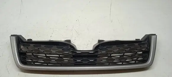 Subaru Forester SJ Front bumper upper radiator grill 91122SG030