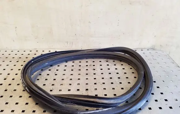 Chevrolet Captiva Rubber seal tailgate window/glass 
