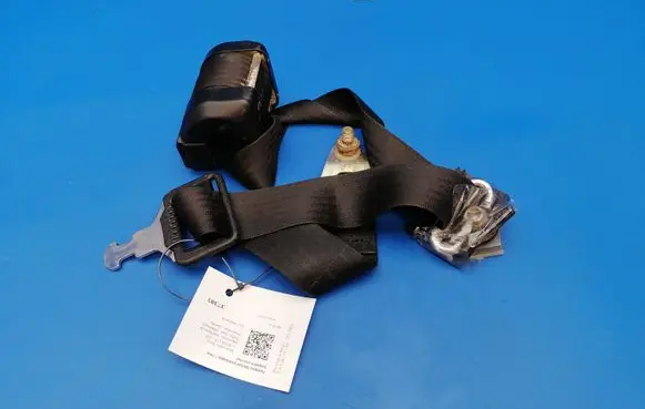 Mercedes-Benz S W126 Front seatbelt 1268680022