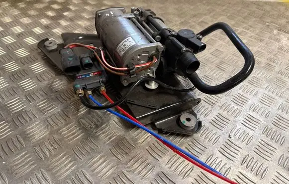 BMW i4 Air suspension compressor/pump 4430210011 26071679 2650628
