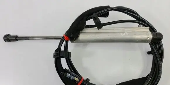 Volvo XC70 Tailgate/trunk strut/damper