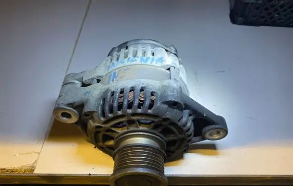 Opel Insignia A Generator/alternator 13502583