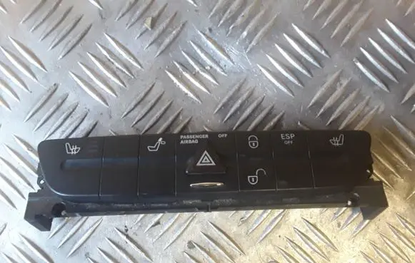 Mercedes-Benz E W211 Hazard light switch 2118210558