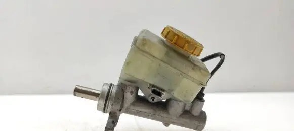 Subaru Outback Master brake cylinder
