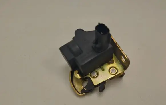 Jeep Grand Cherokee (WJ) Tailgate window lock/catch/latch 90121