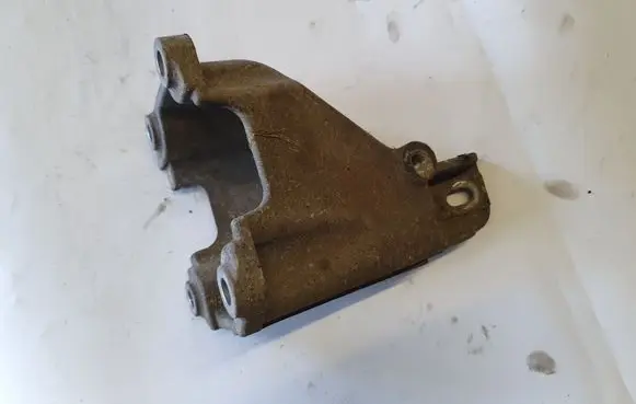 Suzuki Grand Vitara II Engine mounting bracket NOCODE