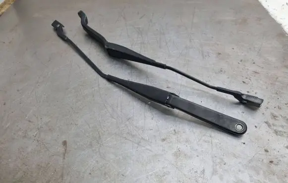 Ford Kuga I Front wiper blade arm 8V4114526CC
