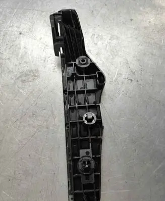 Front bumper mounting bracket