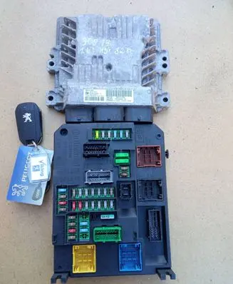 Peugeot 308 Engine ECU kit and lock set 9666681180 9804127280 S180123008