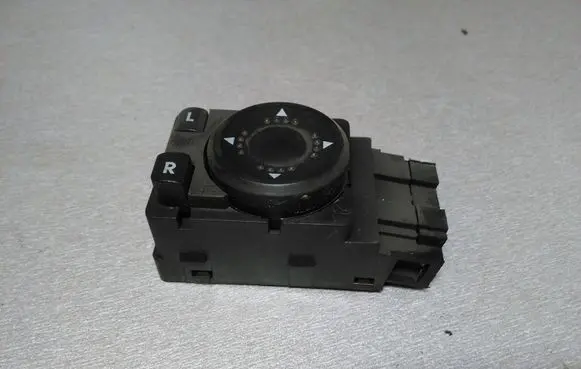 Volkswagen Golf IV Wing mirror switch 3B1959565