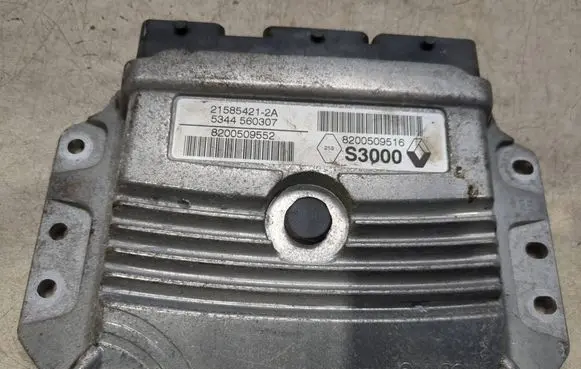 Renault Megane II Engine control unit/module 215854212A 8200509552 8200509516