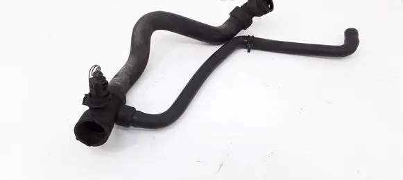 Volkswagen PASSAT B5.5 Engine coolant pipe/hose