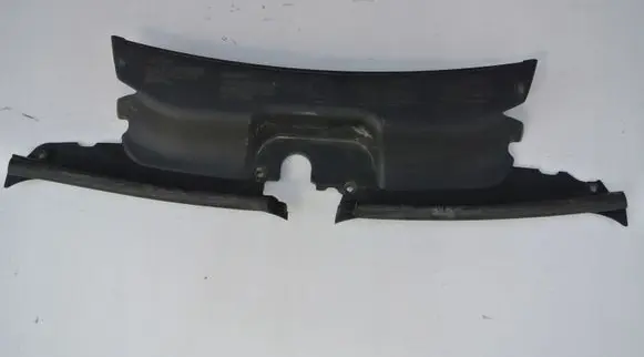 BMW X3 E83 Radiator trim 6539357