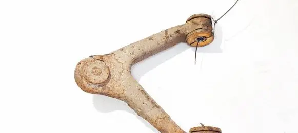 Iveco Daily 30.8 - 9 Front lower control arm/wishbone