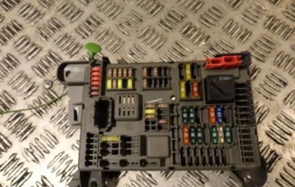BMW X6 E71 Fuse box set