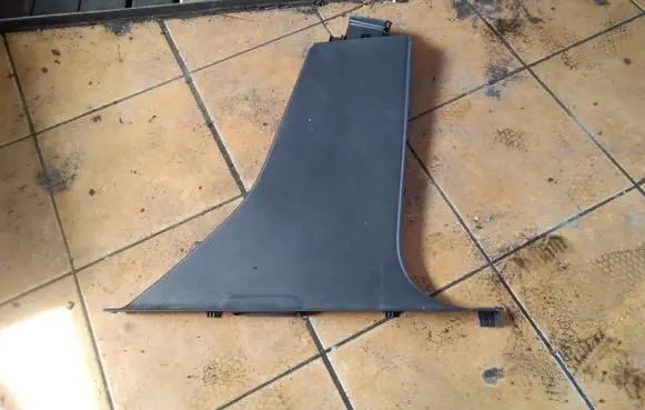 (B) pillar trim (bottom)