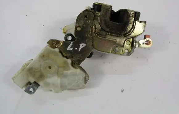 Nissan Almera Tino Front door lock 8055361U66