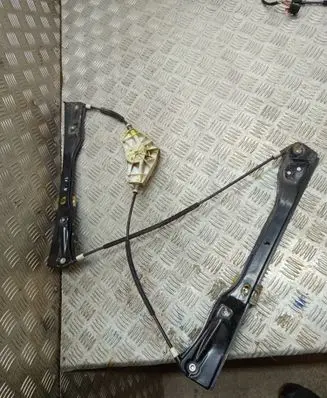 Volkswagen PASSAT B6 Front window lifting mechanism without motor 980873101
