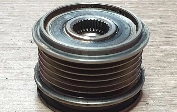 Audi A4 S4 B7 8E 8H Alternator pulley 55347