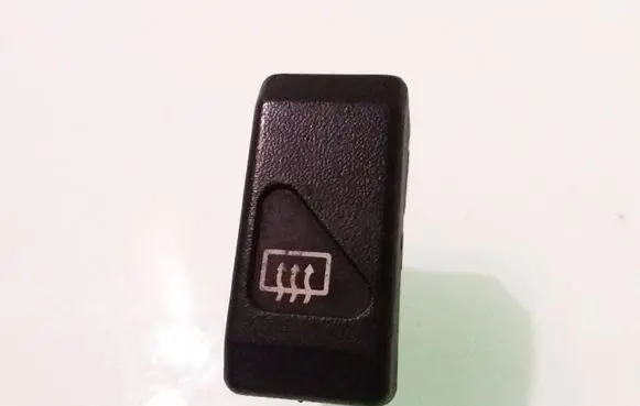 Renault Espace II Windscreen/window heater switch