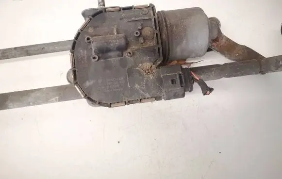 Volkswagen Golf V Wiper motor 1K0955119E