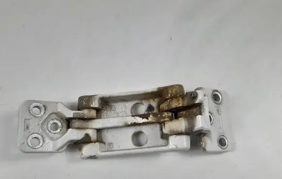 Mercedes-Benz Sprinter W906 Loading door lower hinge A9067400237