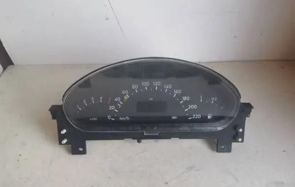 Mercedes-Benz A W168 Speedometer (instrument cluster) A1685400147