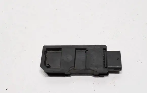 Volkswagen Golf VIII Aerial antenna amplifier 5WA962133E 5WA962133G