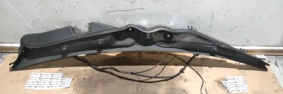 Mercedes-Benz E W212 Wiper trim A2128301013 A2128300013 SP6028