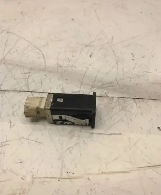 BMW 5 F10 F11 USB socket connector 9167196