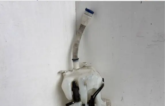 Citroen C4 I Picasso Windshield washer fluid reservoir/tank 
