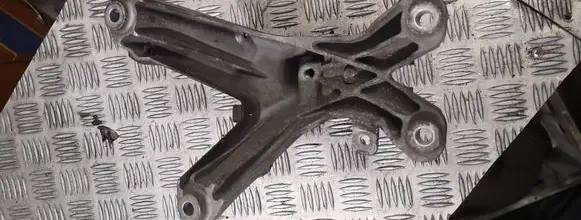 Audi A4 S4 B8 8K Engine mounting bracket 8k099308be