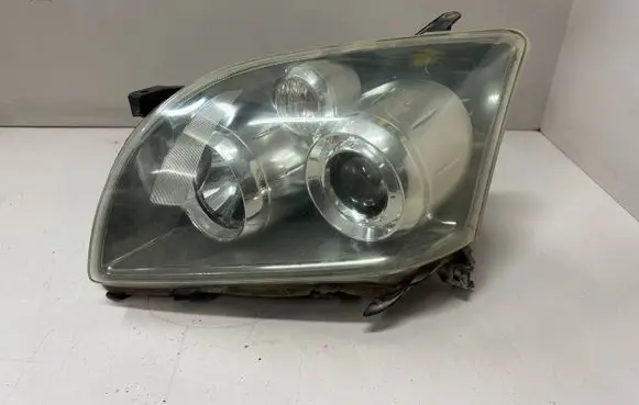 Toyota Avensis T250 Headlight/headlamp