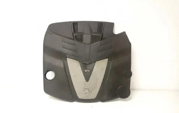 Mercedes-Benz C W204 Engine cover (trim) A6420101867