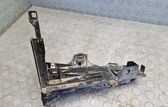 BMW 5 F10 F11 Headlight/headlamp mounting bracket 7200794