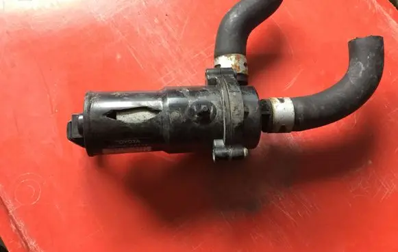 Toyota Prius (XW20) Water pump 0641000951