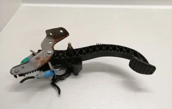 Clutch pedal