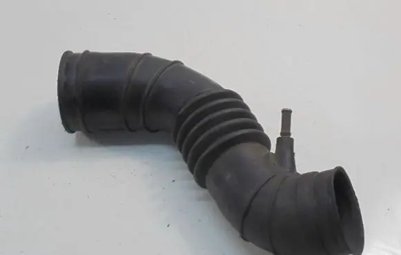 Air intake hose/pipe