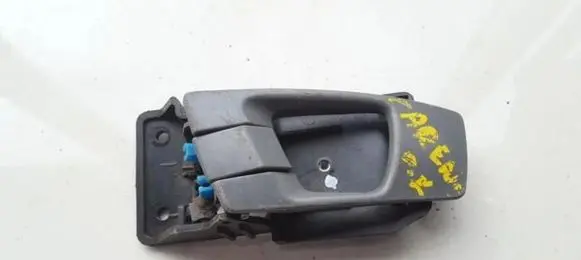 KIA Carens I Front door interior handle
