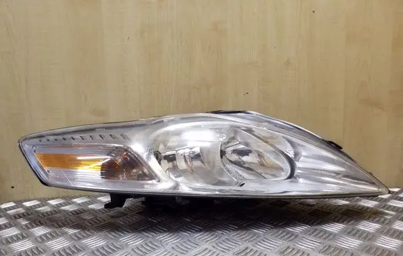 Ford Mondeo MK IV Headlight/headlamp