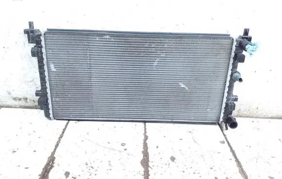 Audi A1 Coolant radiator 6R0121253A