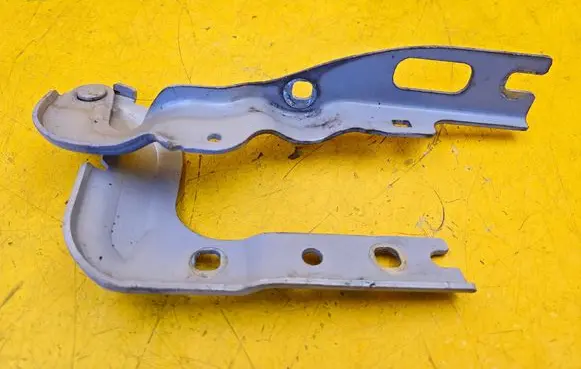 Seat Ateca Engine bonnet/hood hinges 575823301A