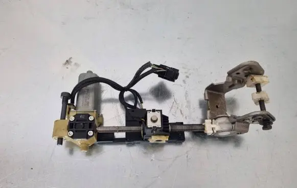 BMW X5 E70 Steering column adjust motor 0390203269