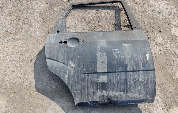 Ford Focus Rear door